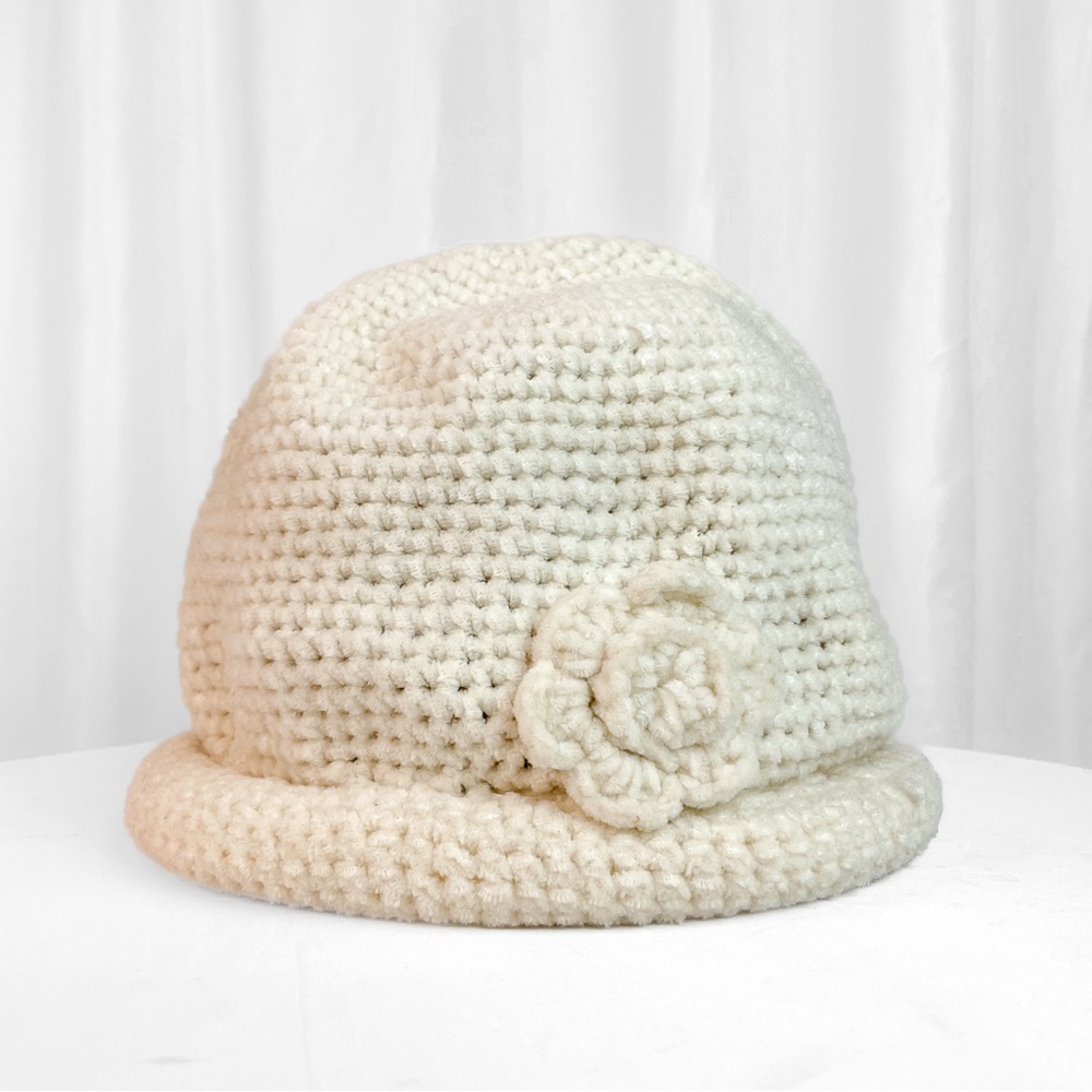 Y2K Vintage Crochet Winter Hat with Flower Rose